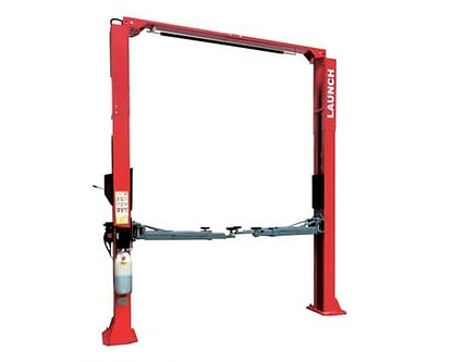 Elevador de 2 postes Launch TLT245AT con brazos asimétricos, doble cilindro hidráulico y sistema de sincronización por cable de acero.