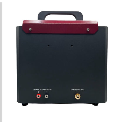 Vista trasera del detector de fugas de humo Thinkcar PLD222, con salida de humo y entrada de alimentación de 12V DC, ideal para pruebas en vehículos gasolina, diésel, híbridos y eléctricos.