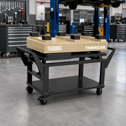 THINKCAR TVL515 elevador para baterías EV en taller automotriz, con capacidad de 1500 kg y altura máxima de 1750 mm para servicio profesional de vehículos eléctricos