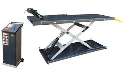 USCAR MC-600 mesa elevadora para motos y ATV, vista completa con rampa y prensa de rueda. Elevación rápida a 1,090 mm y estructura reforzada para uso intensivo.
